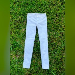 American Eagle super cute white skinny jeans 🤍🤍